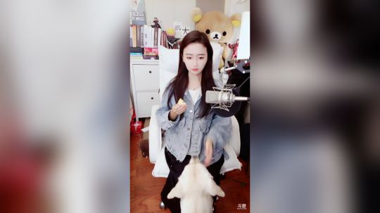 登月团丶离去发布了一个斗鱼视频2019-10-06
