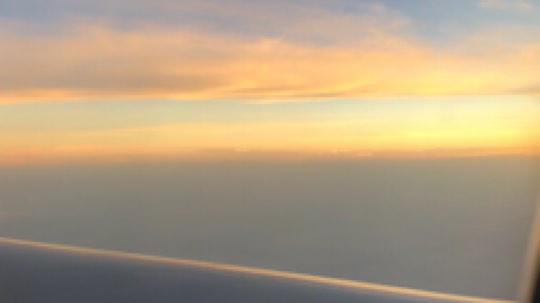 金色雲層
