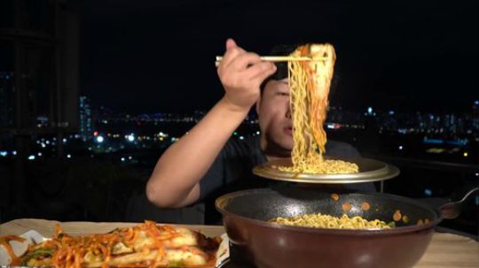 兴森， 四米大 拉面配焰火