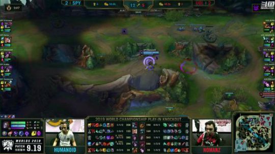 我在斗鱼看英雄联盟赛事直播英雄联盟