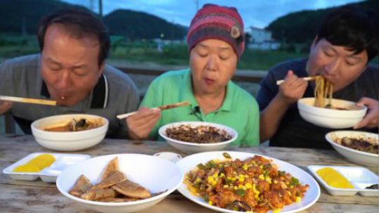 兴森 四米大，炸酱面海鲜面炸饺子