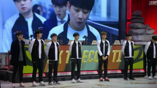 Smlia丶卡布奇诺发布了一个斗鱼视频2019-10-12