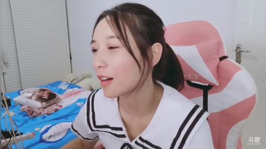 肖淑洁生命中的光和盐发布了一个斗鱼视频2019-10-12