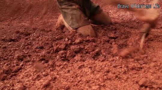 【躺尸兄弟】山崖建造瀑布泳池