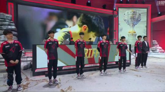 liyunanhj发布了一个斗鱼视频2019-10-14