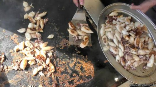 街头美食 _ 意大利海鲜市场的爆炒大餐~