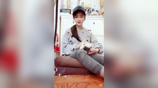 登月团丶离去发布了一个斗鱼视频2019-10-16