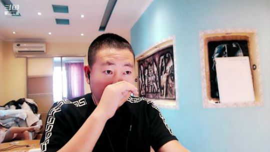 在调试一下电脑。 2019-10-17 11点场