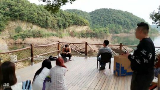 流年手中逝发布了一个斗鱼视频2019-10-18