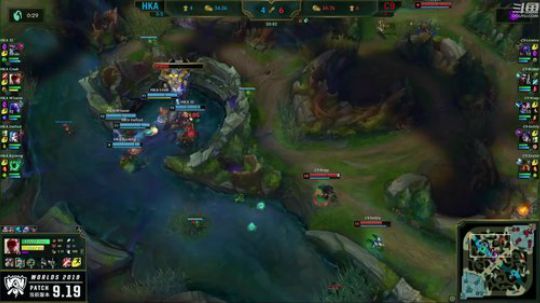 我在斗鱼看英雄联盟赛事直播英雄联盟