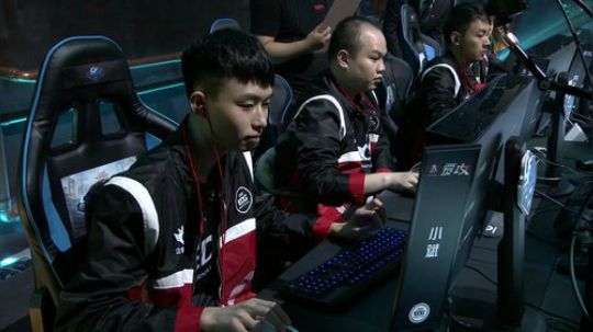 时间让亲密都变得07559发布了一个斗鱼视频2019-10-20