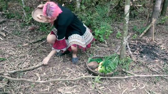 【荒野少女】23. 原始烤鸭