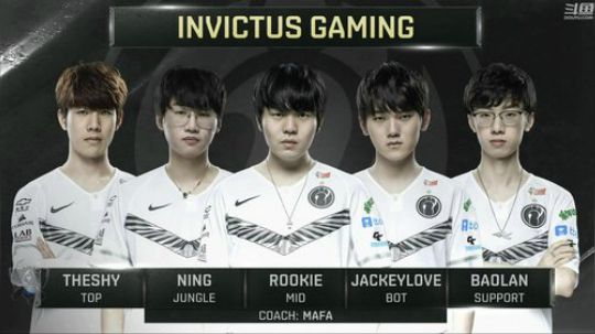 我在斗鱼看英雄联盟赛事直播英雄联盟