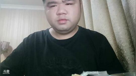 我在斗鱼看做个疯子直播户外