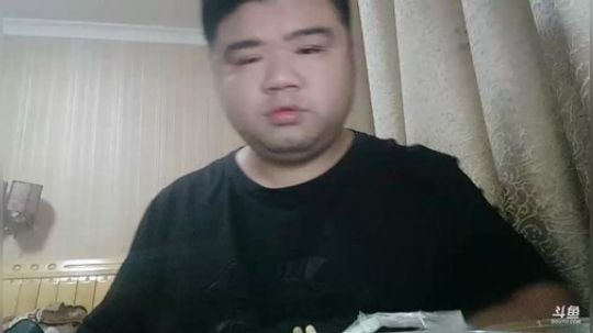 我在斗鱼看做个疯子直播户外