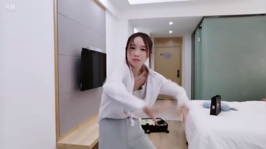 肖淑洁生命中的光和盐发布了一个斗鱼视频2019-10-23