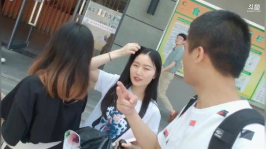 掐鯉吖Ha丶大心崽崽发布了一个斗鱼视频2019-10-23