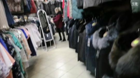 大家帮芷若妹妹选件棉服。 2019-10-24 13点场