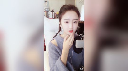 登月团丶离去发布了一个斗鱼视频2019-10-24