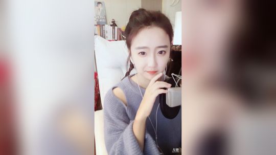 登月团丶离去发布了一个斗鱼视频2019-10-24