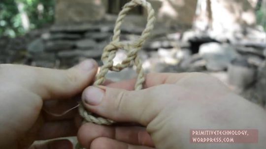 【原始技术合集】澳洲小哥徒手建造   11、投石索