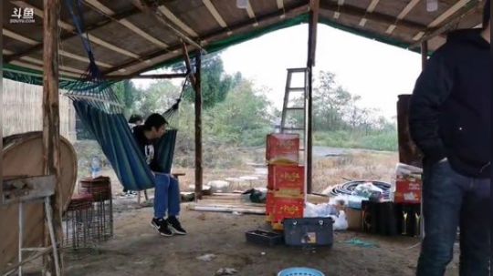 科头溜子发布了一个斗鱼视频2019-10-26