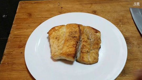 我在斗鱼看威海大叔直播美食