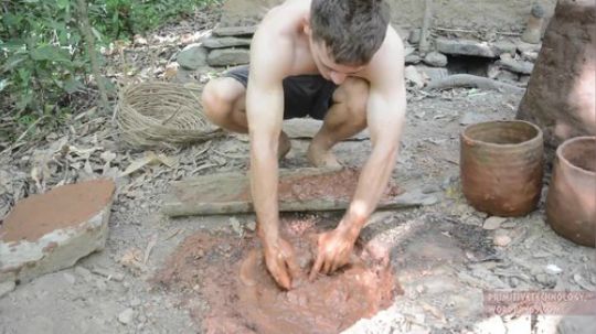 【原始技术合集】澳洲小哥徒手建造   25、蚁巢粘土