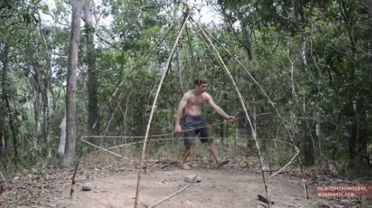 【原始技术合集】澳洲小哥徒手建造  18、山上的茅草屋