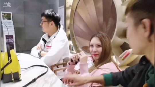 黑板君爱喝酸奶发布了一个斗鱼视频2019-10-26