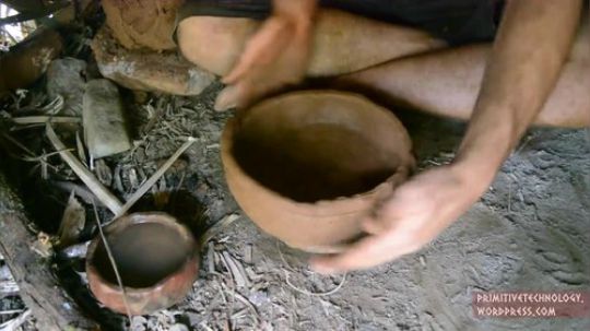【原始技术合集】澳洲小哥徒手建造  33、陶锅和炉灶