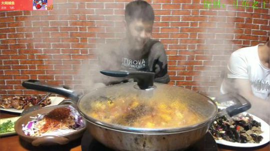 丿Good丶发布了一个斗鱼视频2019-10-28
