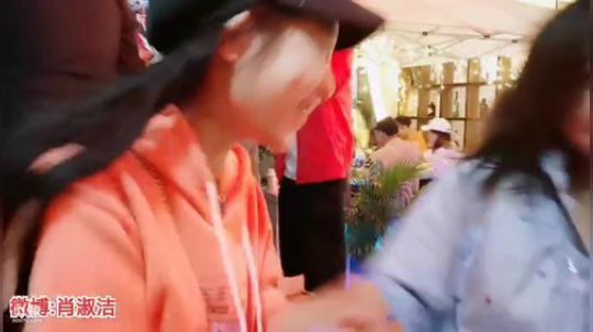 姑:在万州，美女真多噢 2019-10-19 20点场