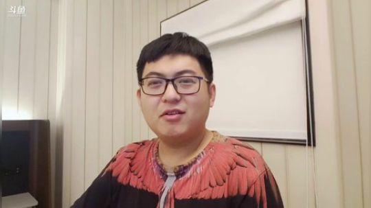 我在斗鱼看火力堂主直播户外