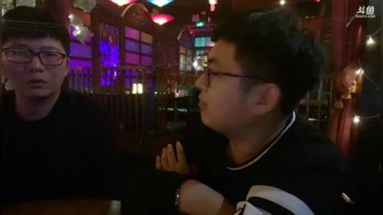 我在斗鱼看火力堂主直播户外
