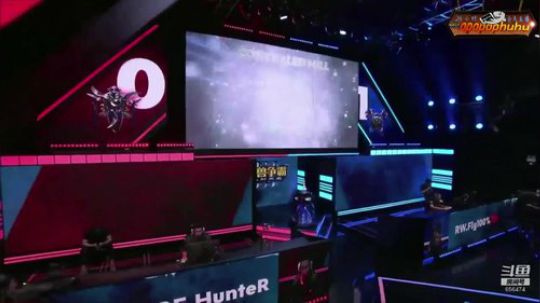 我在斗鱼看opopophuhu直播魔兽争霸