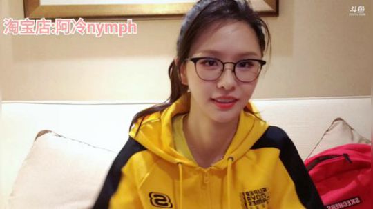 Sharon丶贝尔摩德发布了一个斗鱼视频2019-11-03