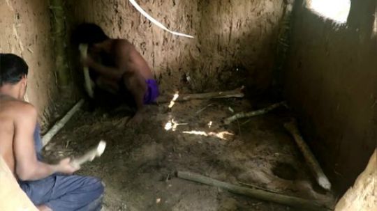 【躺尸兄弟】：为泥房子做一张床