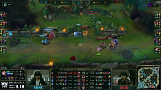 我在斗鱼看英雄联盟赛事直播英雄联盟