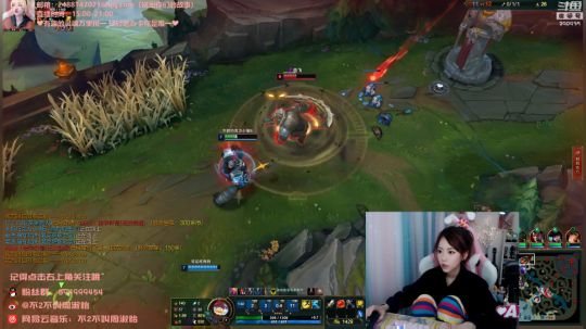 菜菜的瓜皮帽发布了一个斗鱼视频2019-11-04