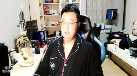 不好看你进来抽我 2019-11-03 20点场