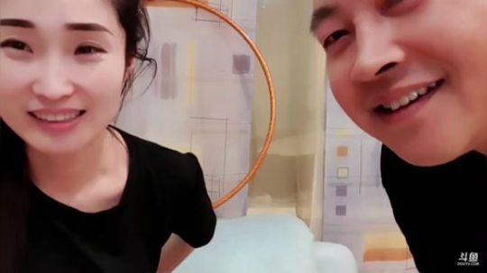 感恩一姐二姐三姐所有美女对直播间的付出。 2019-11-05 01点场