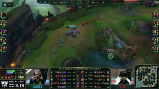 我在斗鱼看英雄联盟赛事直播英雄联盟