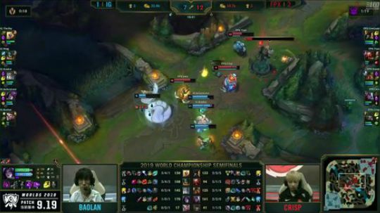 我在斗鱼看英雄联盟赛事直播英雄联盟