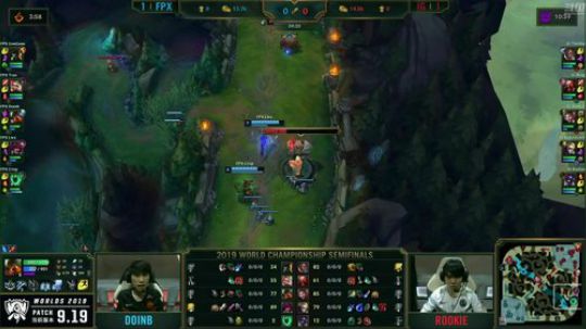 我在斗鱼看英雄联盟赛事直播英雄联盟