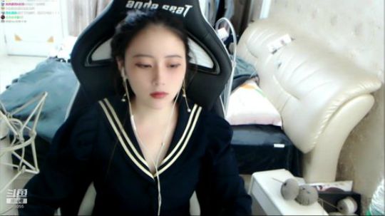 不努力一下。永远不知道自己是个废物 2019-11-06 21点场