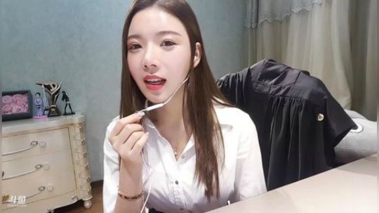 小姨子：你们爱的衬衫 2019-11-08 19点场
