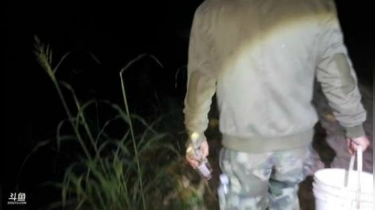 带兄弟们参观燕窝产业 2019-11-08 20点场