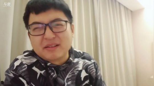 我在斗鱼看火力堂主直播户外