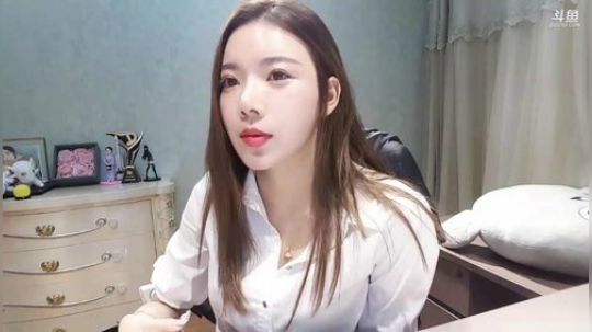 小姨子：你们爱的衬衫 2019-11-08 21点场